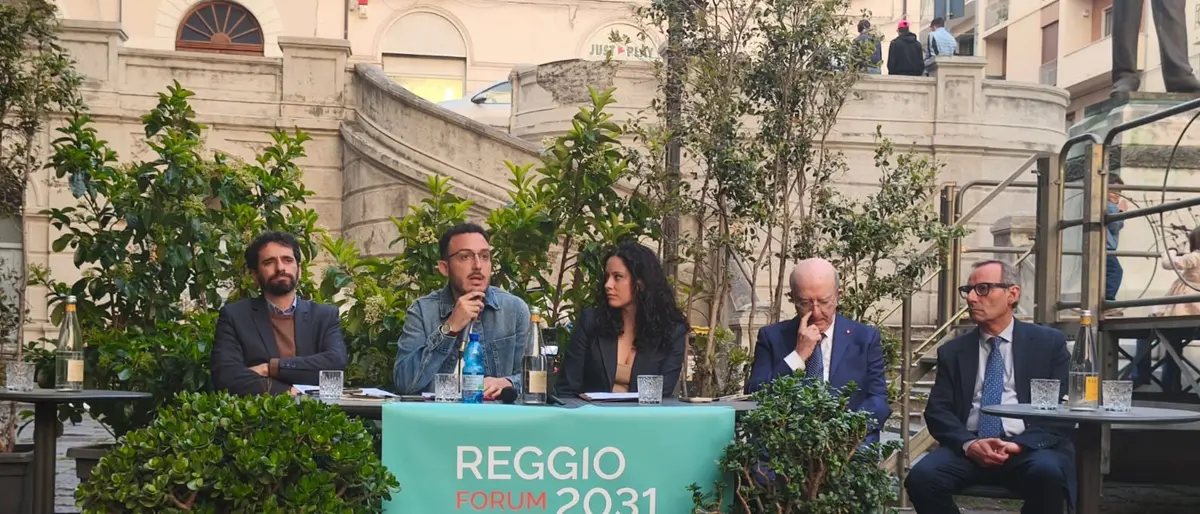 “Idee in Comune”, il confronto tra giovani e candidati: al centro lavoro, università e partecipazione\n\n\n