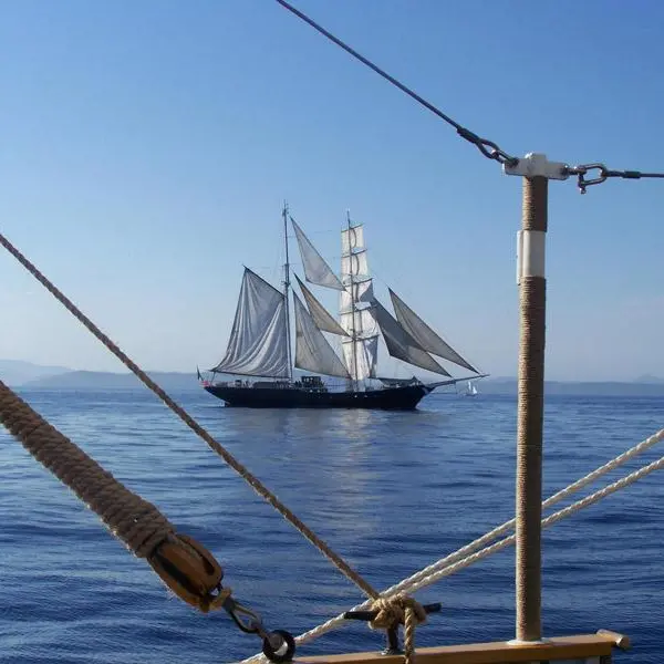 Slitta l’arrivo di Nave Italia al porto di Vibo Marina a causa del maltempo: arrivo riprogrammato per martedì\n