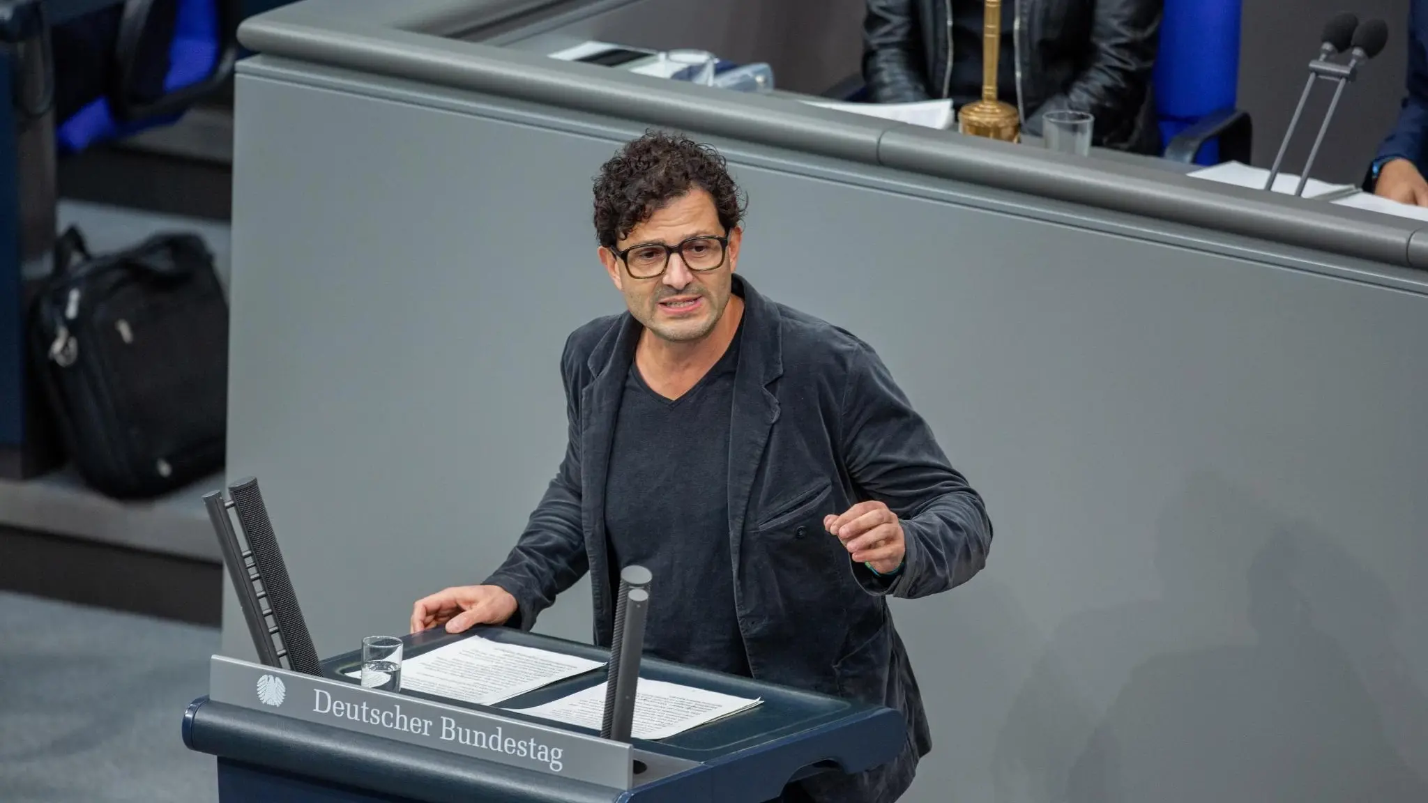 <p>Luigi Pantisano, il calabrese che vuole guidare la sinistra tedesca: <span style=\"color:hsl(0, 75%, 60%);\">da Cariati al Bundestag</span></p>