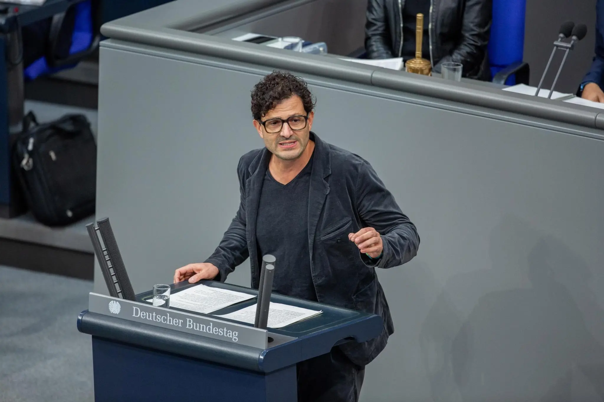 Luigi Pantisano, il calabrese che vuole guidare la sinistra tedesca: da Cariati al Bundestag\n