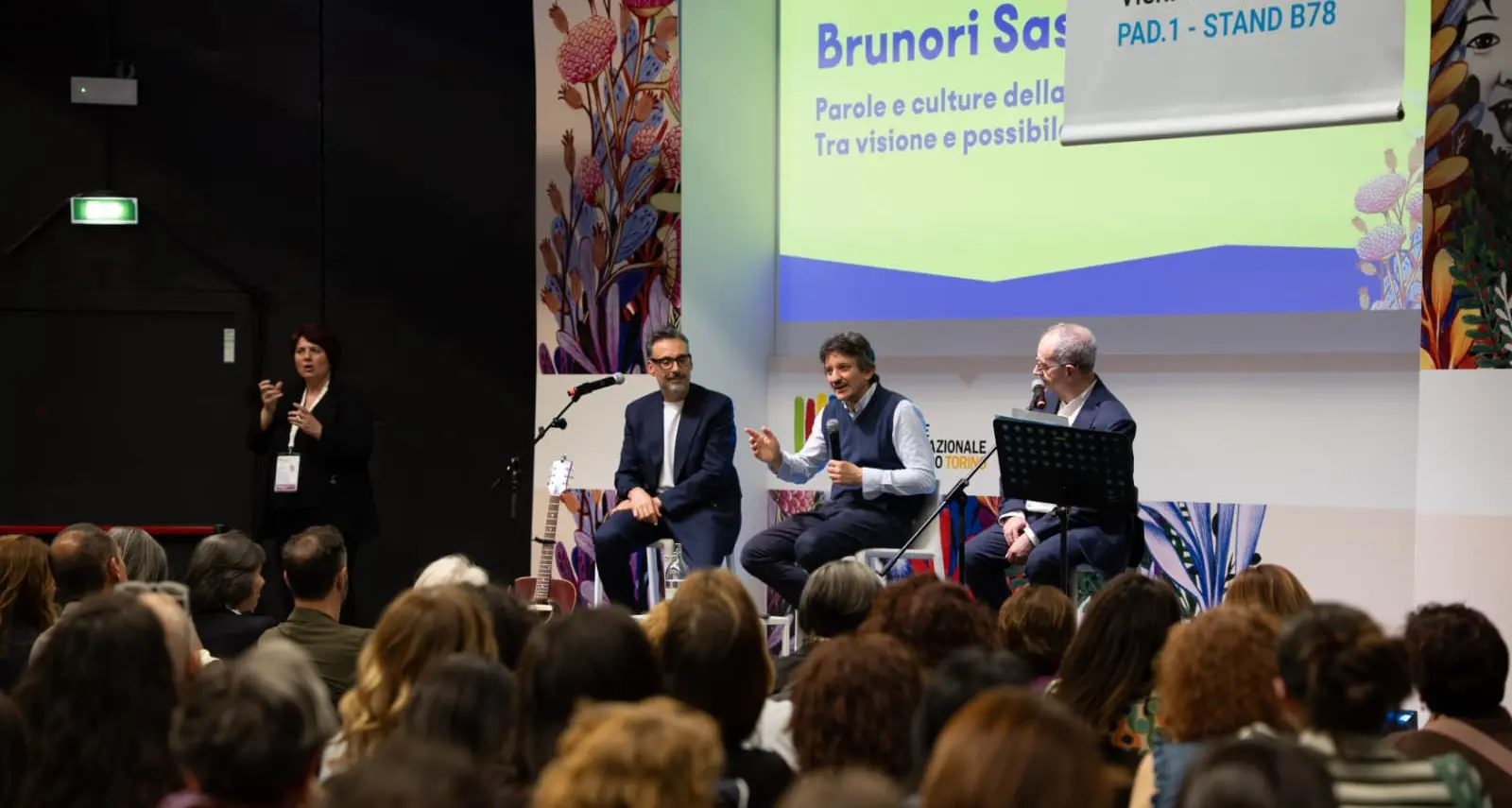 Al Salone del libro di Torino sala gremita per il dialogo tra Dario Brunori e Vito Teti sulla “restanza”\n