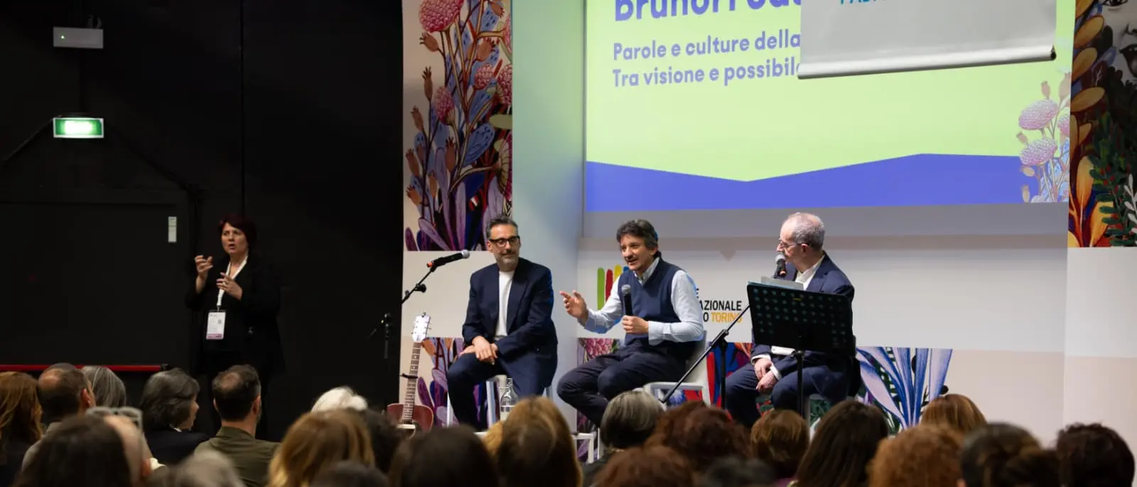 Al Salone del libro di Torino sala gremita per il dialogo tra Dario Brunori e Vito Teti sulla “restanza”\n