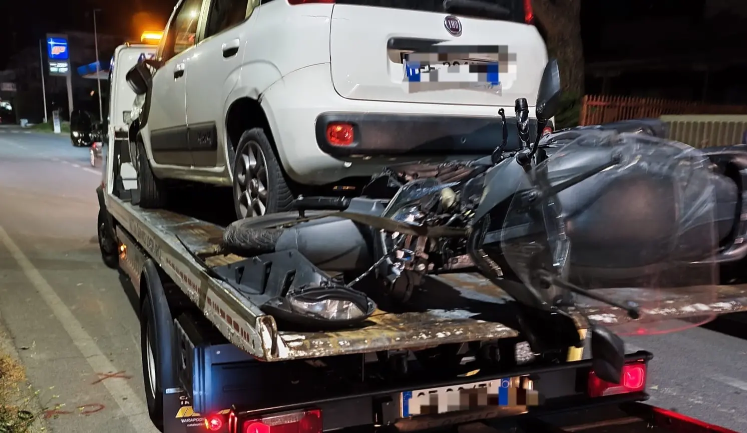 Sangue sulle strade del Reggino, tragico incidente a Bianco: morto un minorenne\n
