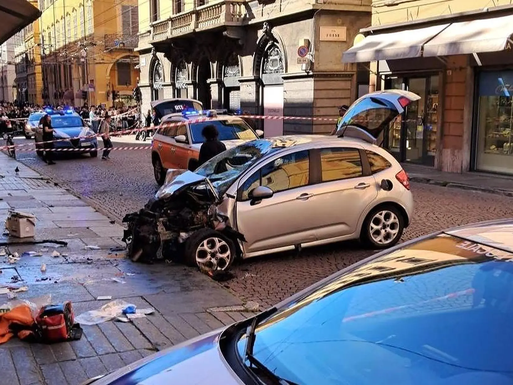 Modena, chi è Salim El Koudri: la laurea in Economia, le cure psichiatriche e i dubbi sul movente del “lupo solitario”
