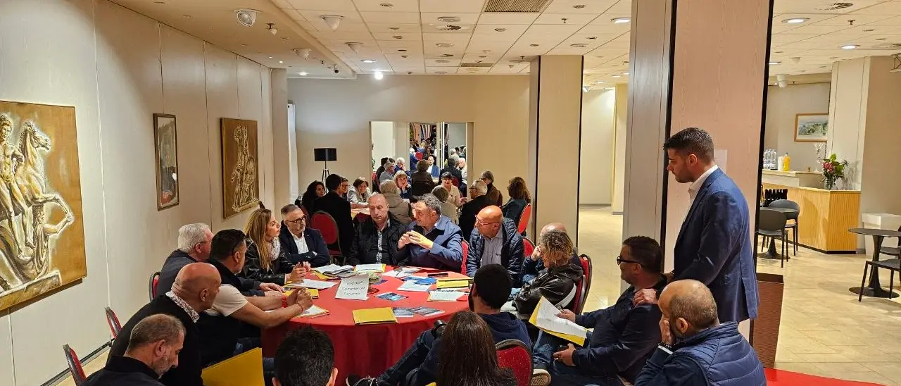 A Vibo Valentia fa tappa “Nova”, l’iniziativa del M5s per raccogliere proposte in vista delle Politiche 2027\n
