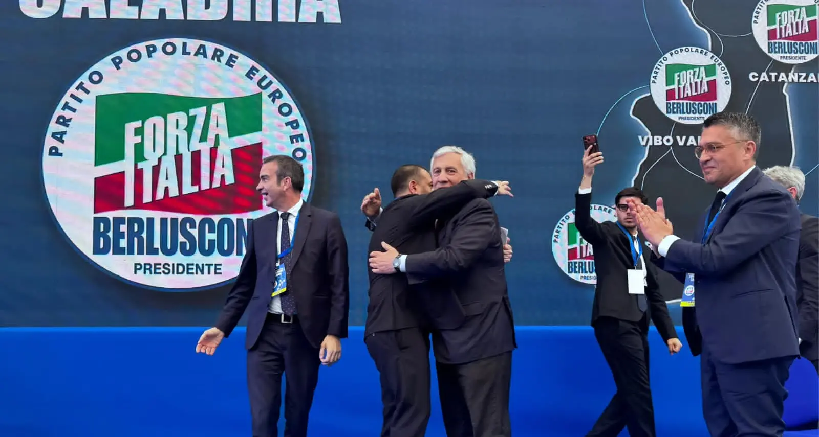 Tajani incorona Cannizzaro:\u00A0«La Calabria modello virtuoso, qui Forza Italia cresce il con il consenso e le idee»\n