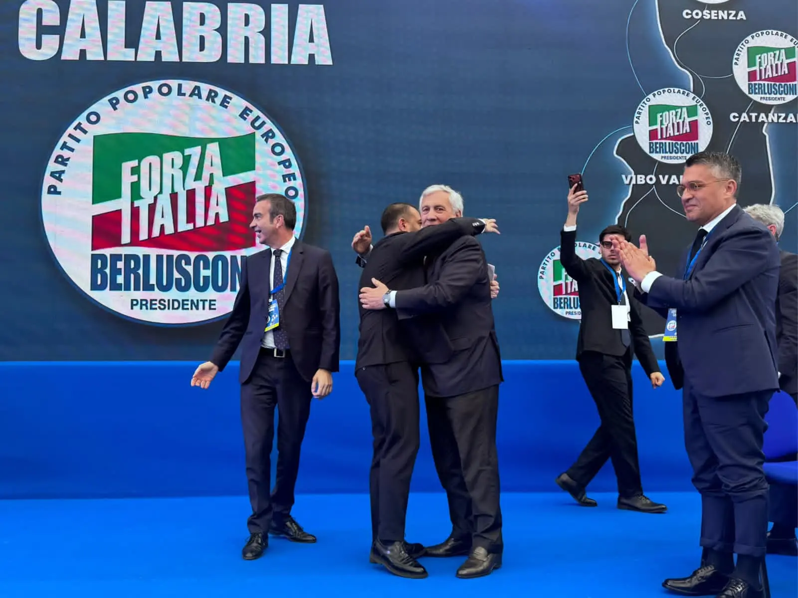 Tajani incorona Cannizzaro:\u00A0«La Calabria modello virtuoso, qui Forza Italia cresce il con il consenso e le idee»\n