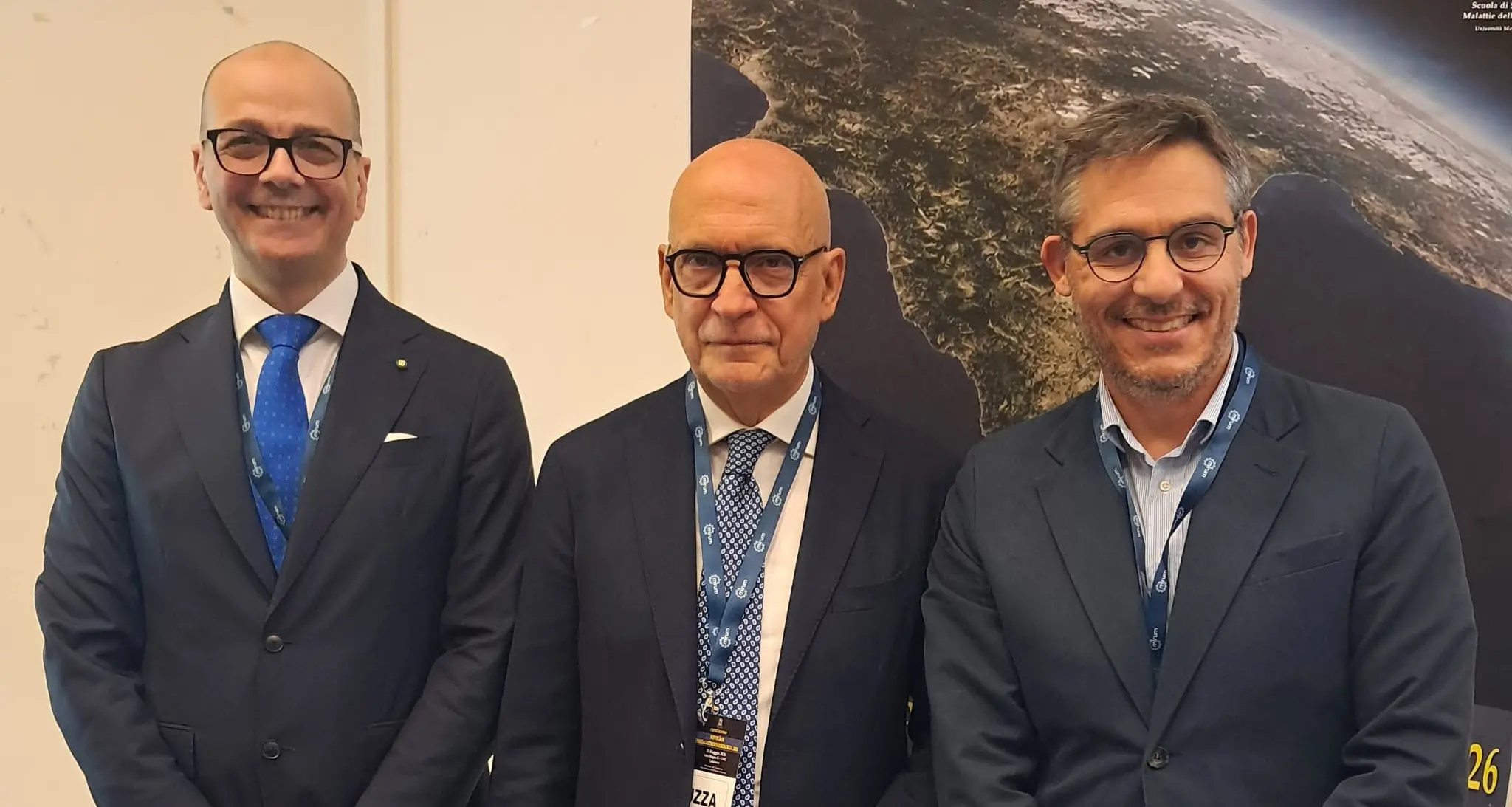 <p>Dalle nuove terapie all’uso della tecnologia: all’Università di Catanzaro le sfide dell’epato-gastroenterologia</p>