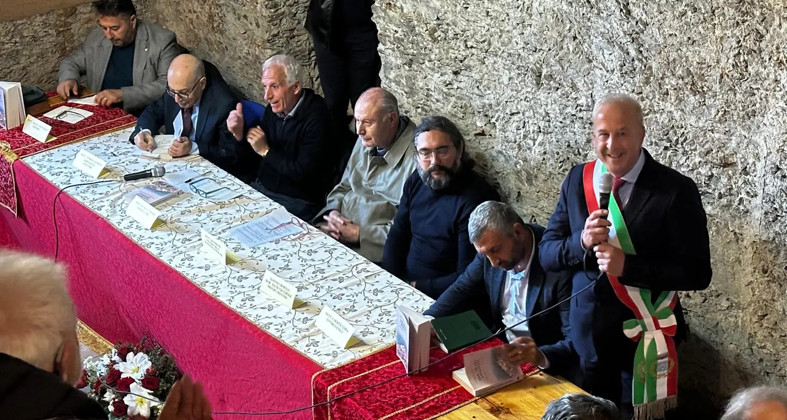 San Pietro Apostolo inaugura i nuovi locali dello storico Palazzo Mazza e celebra la memoria della comunità\n