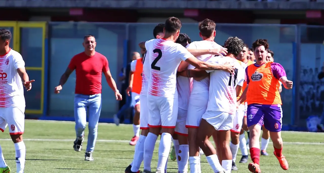 Promozione B, la finale playoff è del Gioiosa Ionica: biancorossi in Eccellenza dopo aver battuto il San NicolaChiaravalle-Soverato\n