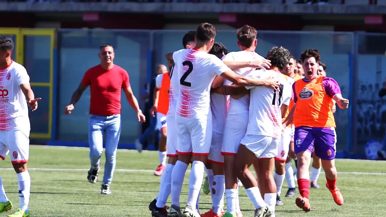 Promozione B, la finale playoff è del Gioiosa Ionica: biancorossi in Eccellenza dopo aver battuto il San NicolaChiaravalle-Soverato\n