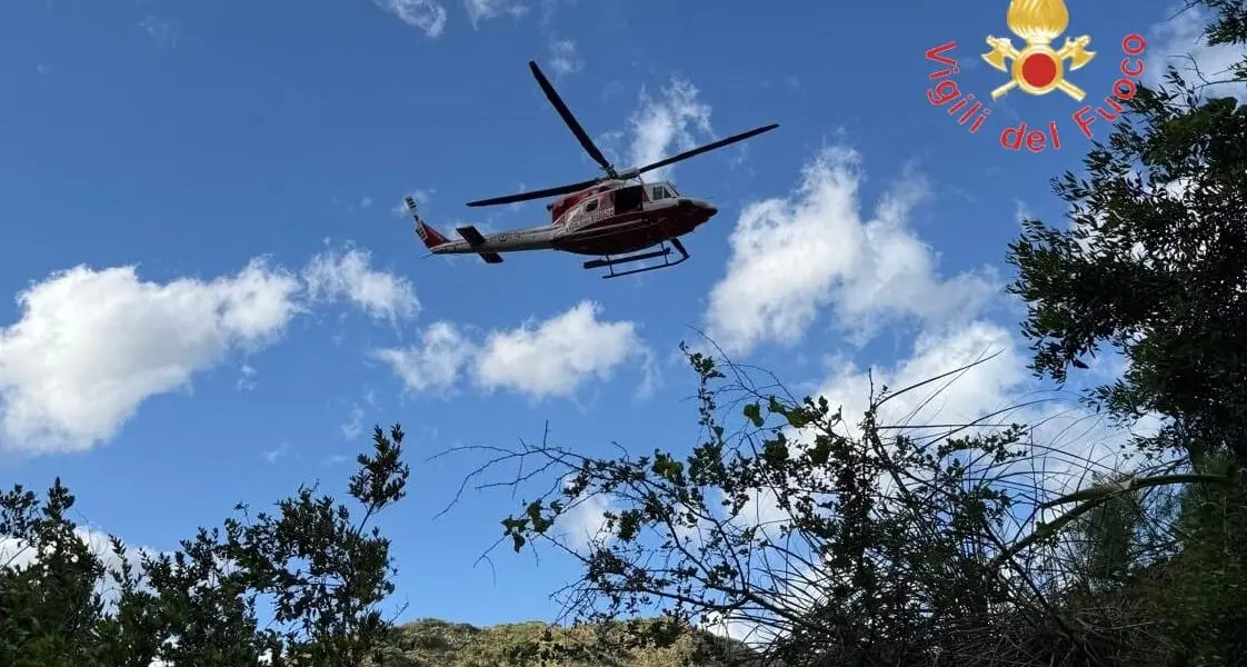 Tragedia a Gerace, precipita in un dirupo di 200 metri: morto un uomo nel Reggino\n