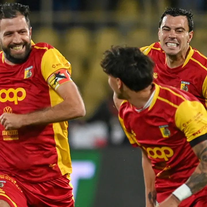 Aquile in volo, Catanzaro show col\u00A0Palermo nell’andata della semifinale\u00A0Playoff: due\u00A0volte Iemmello e Liberali\u00A0per il\u00A0definitivo 3-0\n