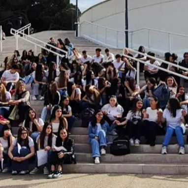 Reggio, da scalinata del waterfront a \"Scalinata dei Poeti\": un\u00A0incontro con gli studenti con tema “La Pace”\n
