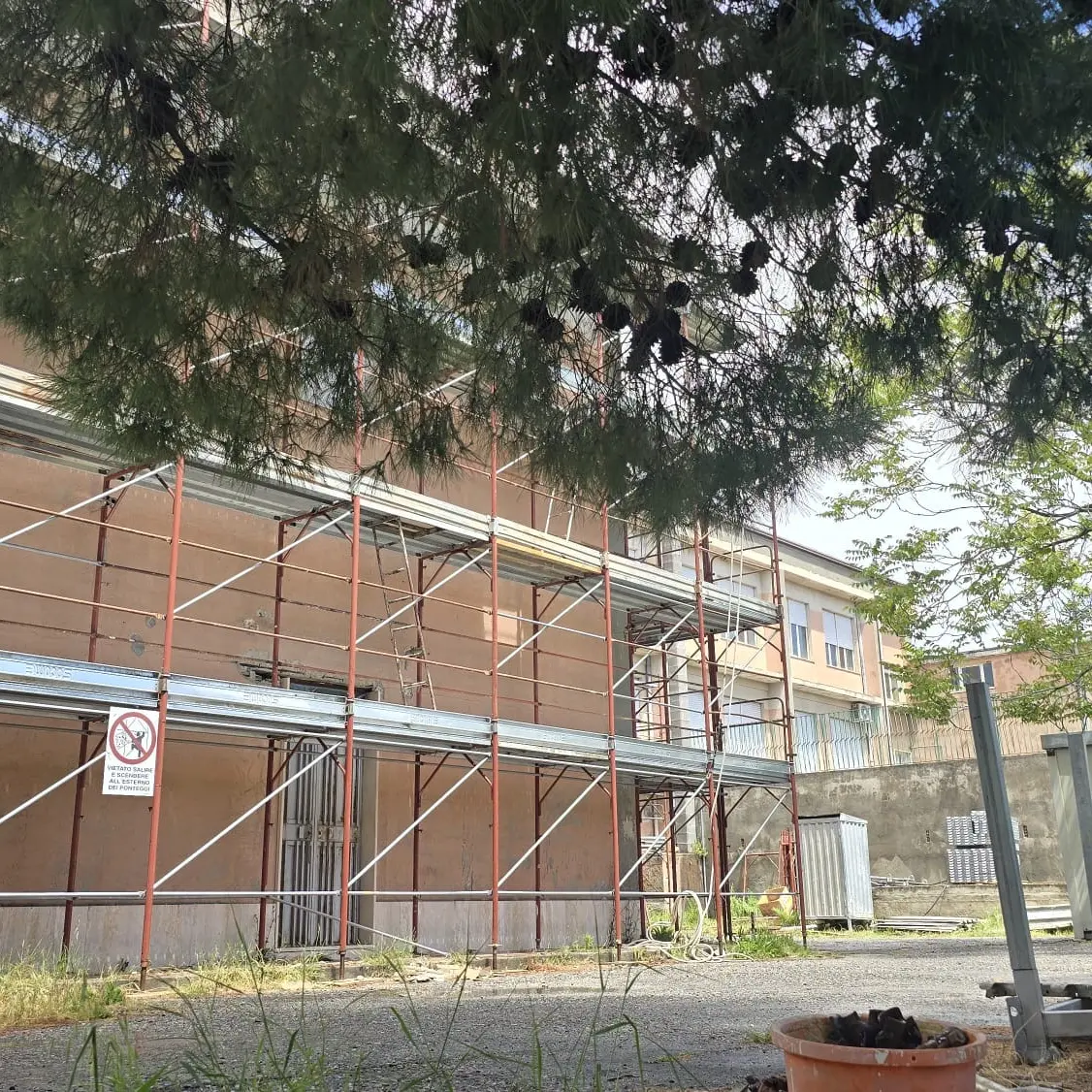 Scuola e futuro a Simeri Crichi: l'ex sindaco Zicchinella rivendica oltre 2,4 milioni di investimenti\n