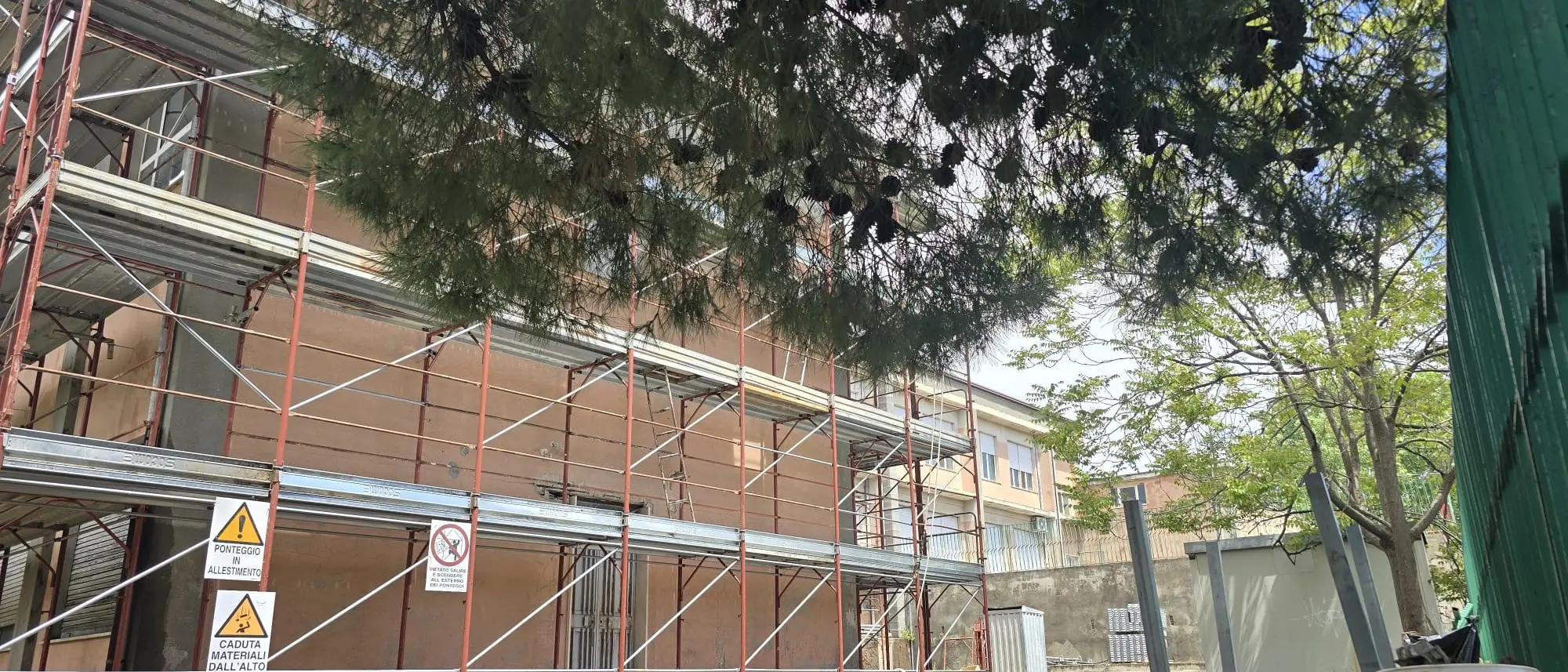 Scuola e futuro a Simeri Crichi: l'ex sindaco Zicchinella rivendica oltre 2,4 milioni di investimenti\n