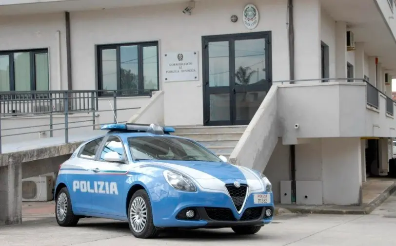Perseguita un assistente sociale e minaccia gli operatori di un Centro accoglienza, 18enne arrestato nel Reggino\n