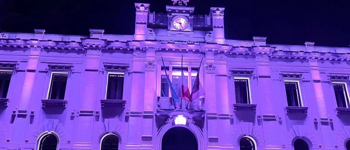 Consapevolezza sulla Porfiria, palazzo San Giorgio a Reggio si illumina di viola\n