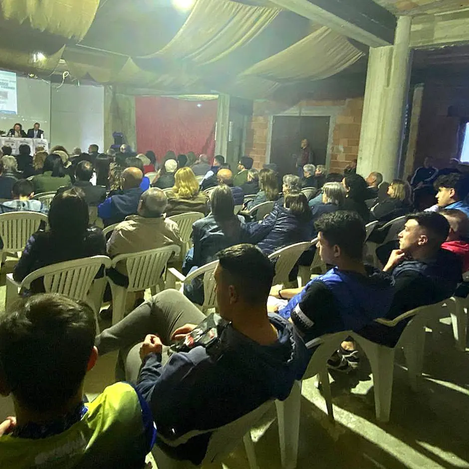 Montebello Jonico, confronto tra candidati sindaco: viabilità, acqua e rilancio dell’entroterra al centro del dibattito\n