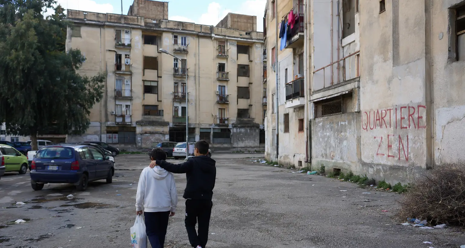 <p><span style=\"color:hsl(0, 75%, 60%);\">Povertà educativa</span>, 142mila minori vivono nelle aree più fragili: oltre mille a Reggio Calabria</p>