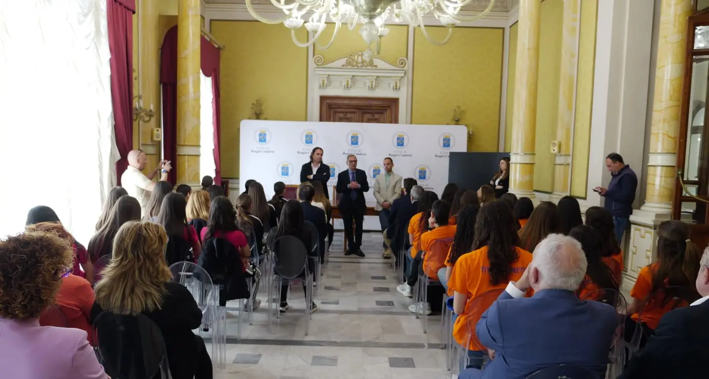 Reggio premia lo sport: riconoscimenti a giovani talenti e società cittadine\n