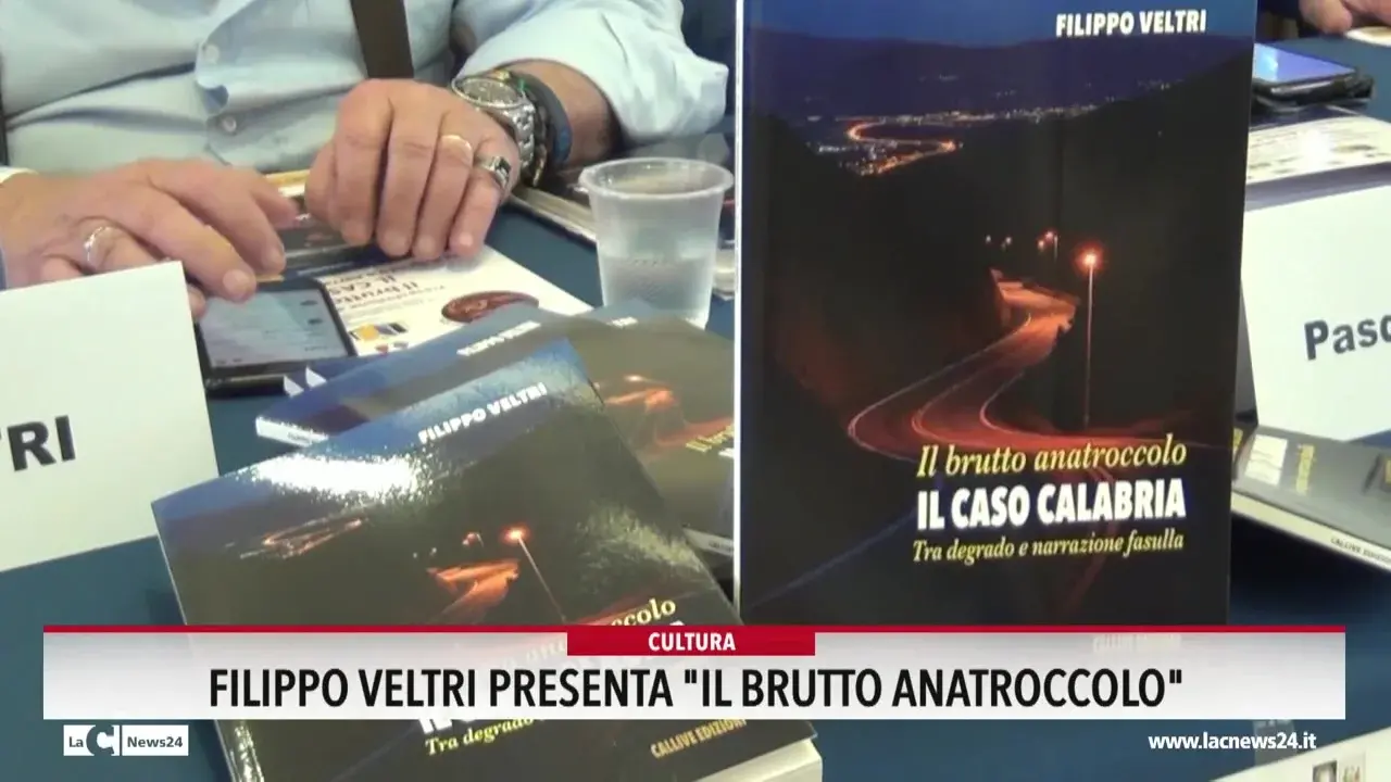 Filippo Veltri presenta \"Il brutto anatroccolo\"