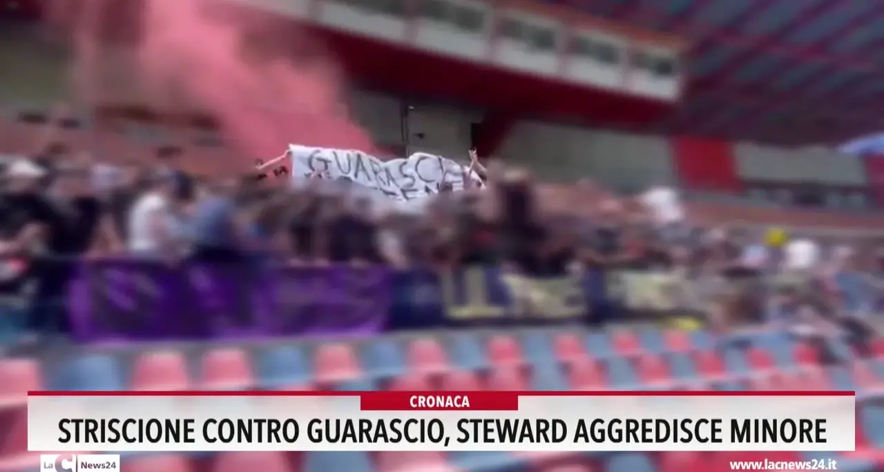 Striscione contro Guarascio, steward aggredisce minore