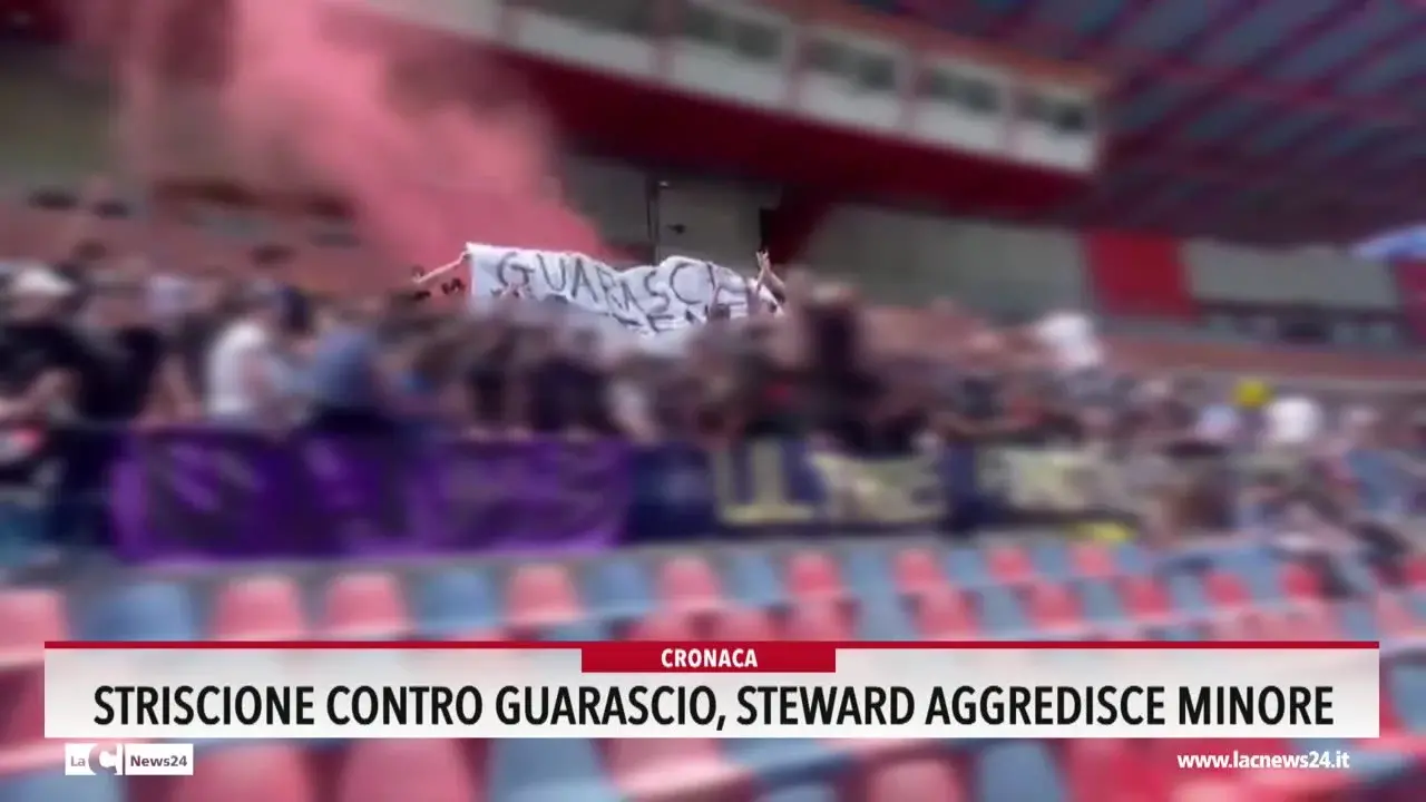 Striscione contro Guarascio, steward aggredisce minore