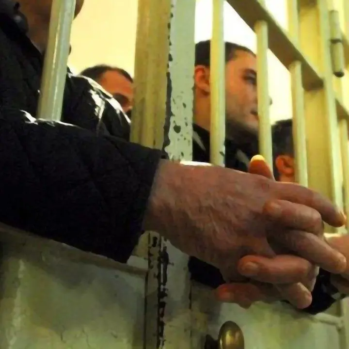 Nelle carceri italiane sovraffollamento del 139%, Antigone: «Si esce sempre meno, si viene murati vivi»\n