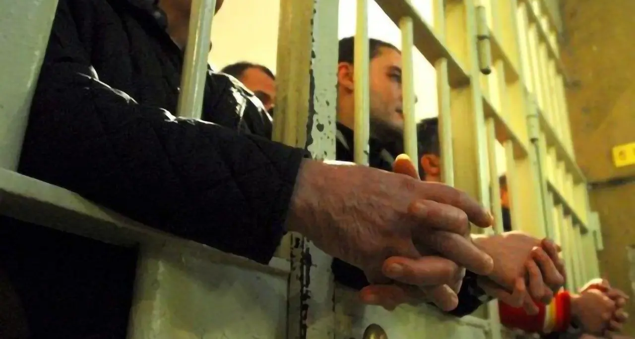 Nelle carceri italiane sovraffollamento del 139%, Antigone: «Si esce sempre meno, si viene murati vivi»\n
