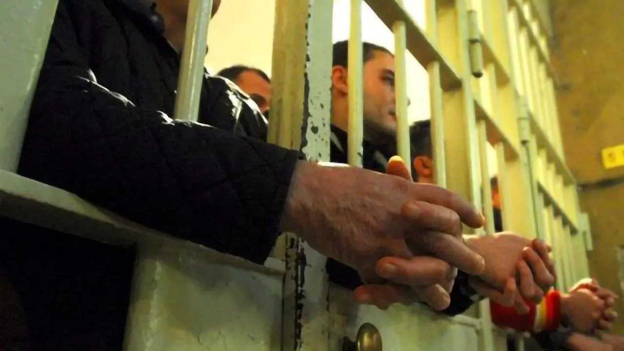 Nelle carceri italiane sovraffollamento del 139%, Antigone: «Si esce sempre meno, si viene murati vivi»\n