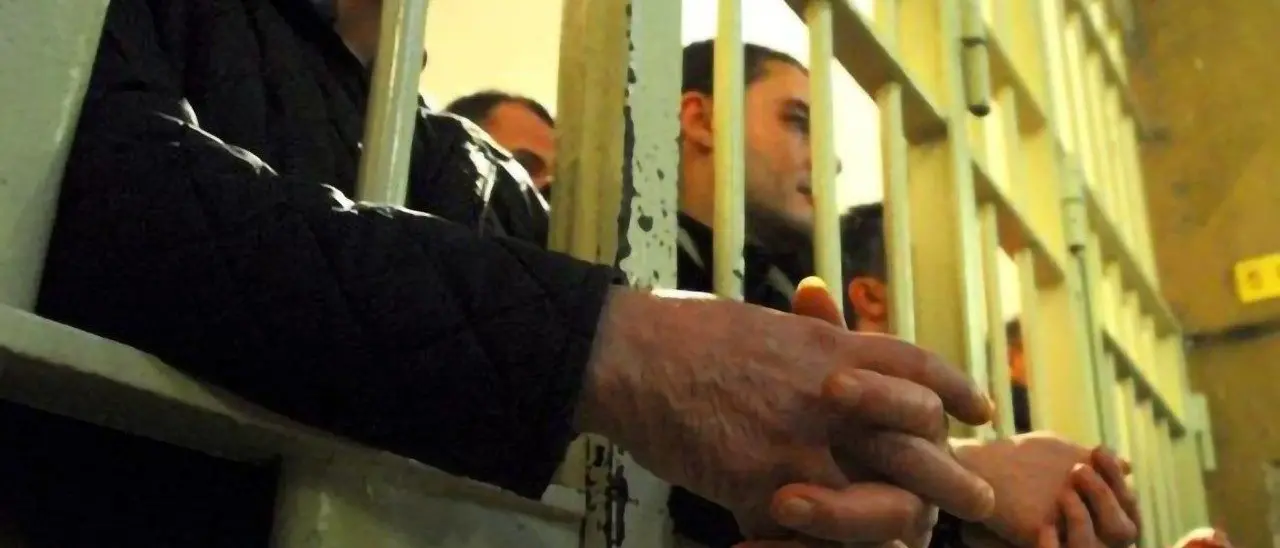 Nelle carceri italiane sovraffollamento del 139%, Antigone: «Si esce sempre meno, si viene murati vivi»\n