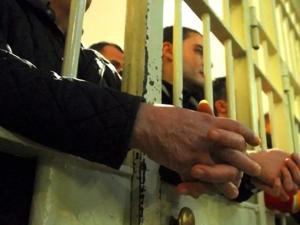 Nelle carceri italiane sovraffollamento del 139%, Antigone: «Si esce sempre meno, si viene murati vivi»
