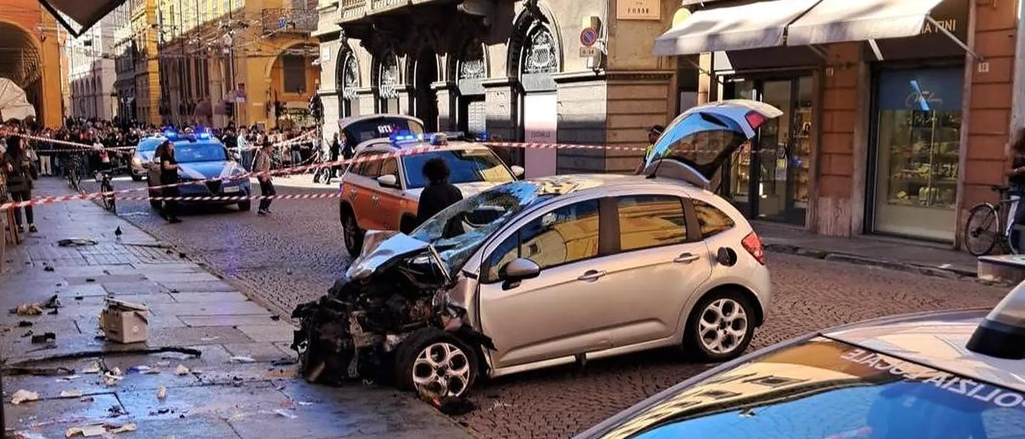 Auto sulla folla a Modena, convalidato l’arresto per El Koudri: la Procura non contesta l’aggravante di terrorismo\n
