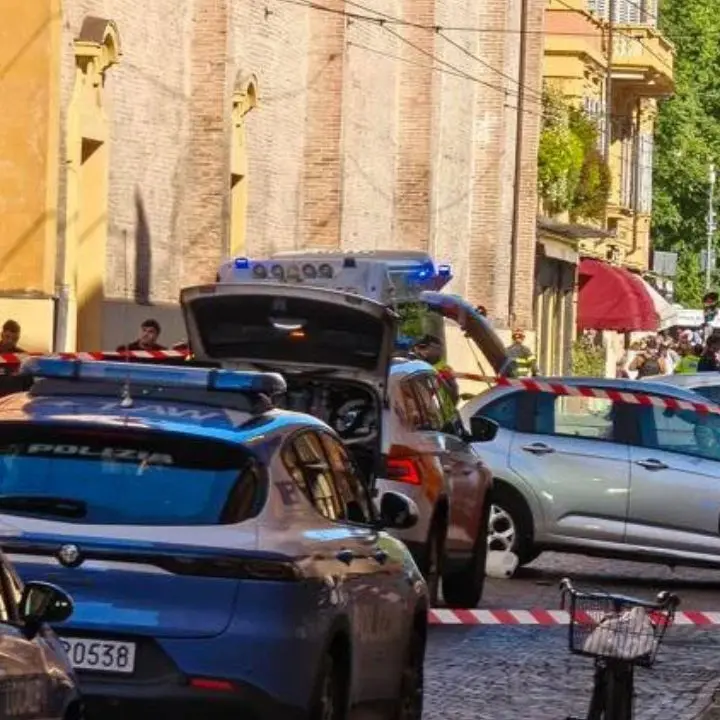 Auto sulla folla a Modena, El Koudri non risponde al gip. Il legale: «È alterato, ho chiesto intervento medico in carcere»\n