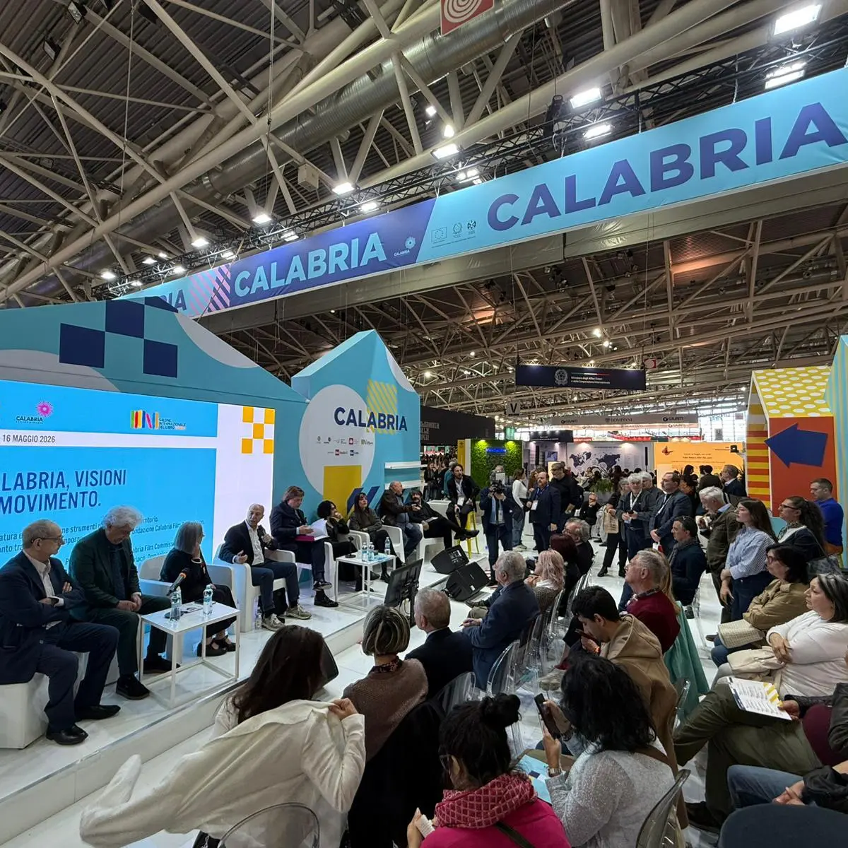 La Calabria al Salone del Libro di Torino, le voci di otto scrittori per una nuova narrazione della regione tra libri e cinema\n