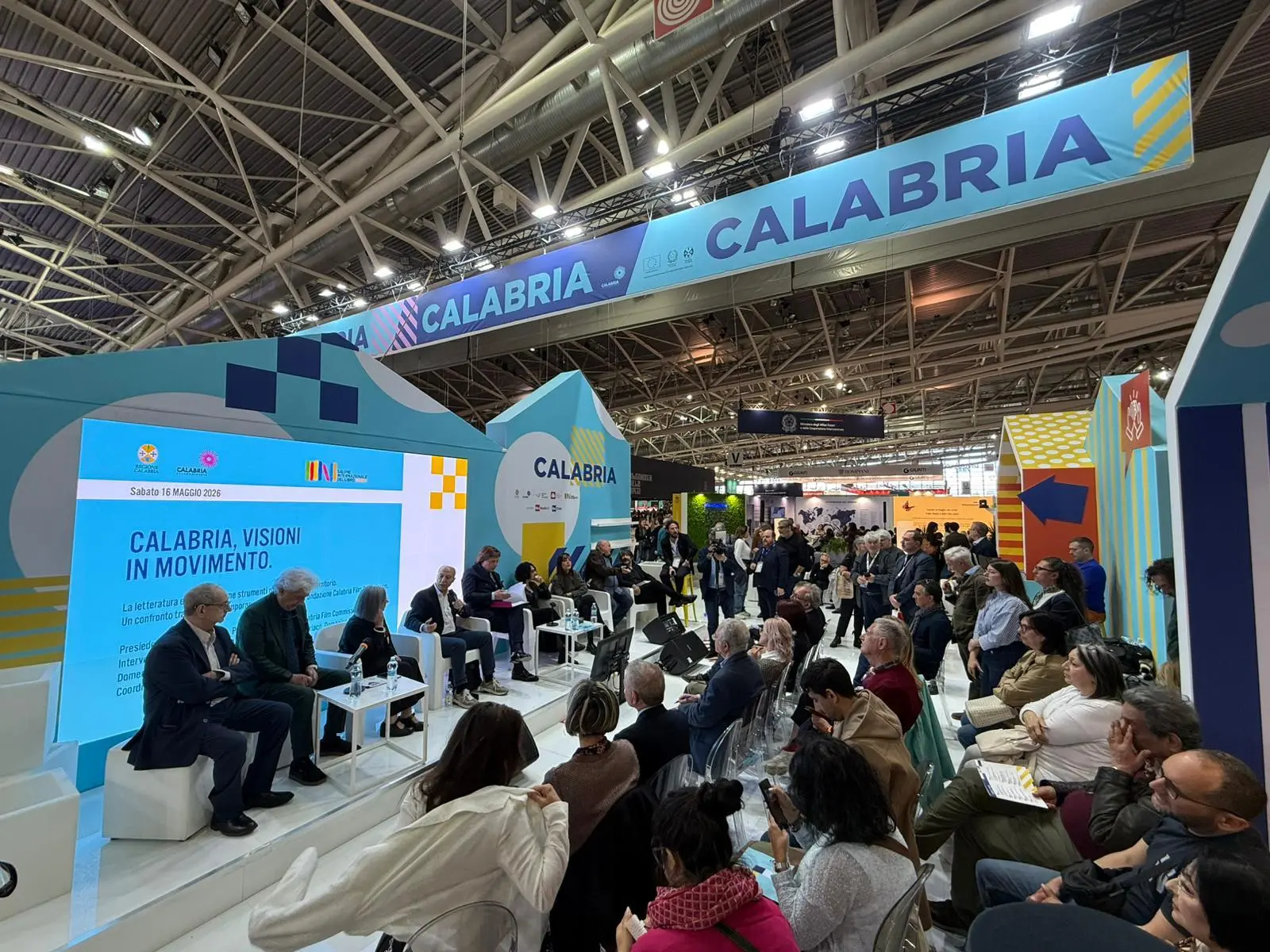 La Calabria al Salone del Libro di Torino, le voci di otto scrittori per una nuova narrazione della regione tra libri e cinema\n