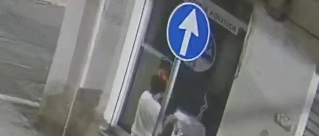 Reggio, atto vandalico contro la segreteria politica di Demetrio Abate\n