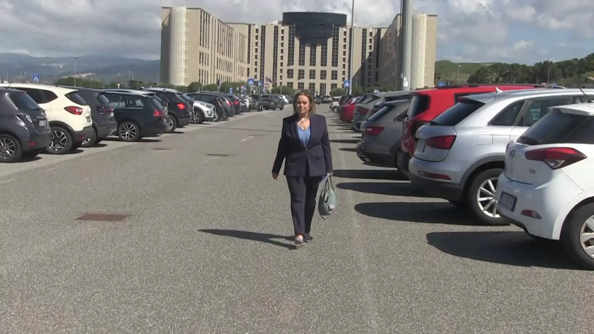 Calabria, l’urlo dei 4mila idonei dimenticati: «Concorsi fotocopia mentre graduatorie e professionalità restano ferme»\n