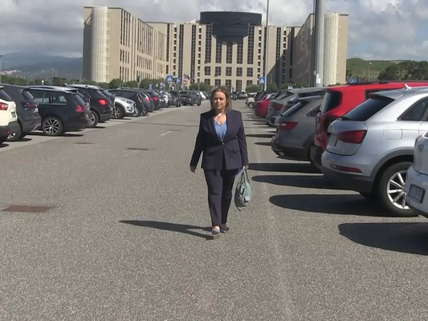 Calabria, l’urlo dei 4mila idonei dimenticati: «Concorsi fotocopia mentre graduatorie e professionalità restano ferme»