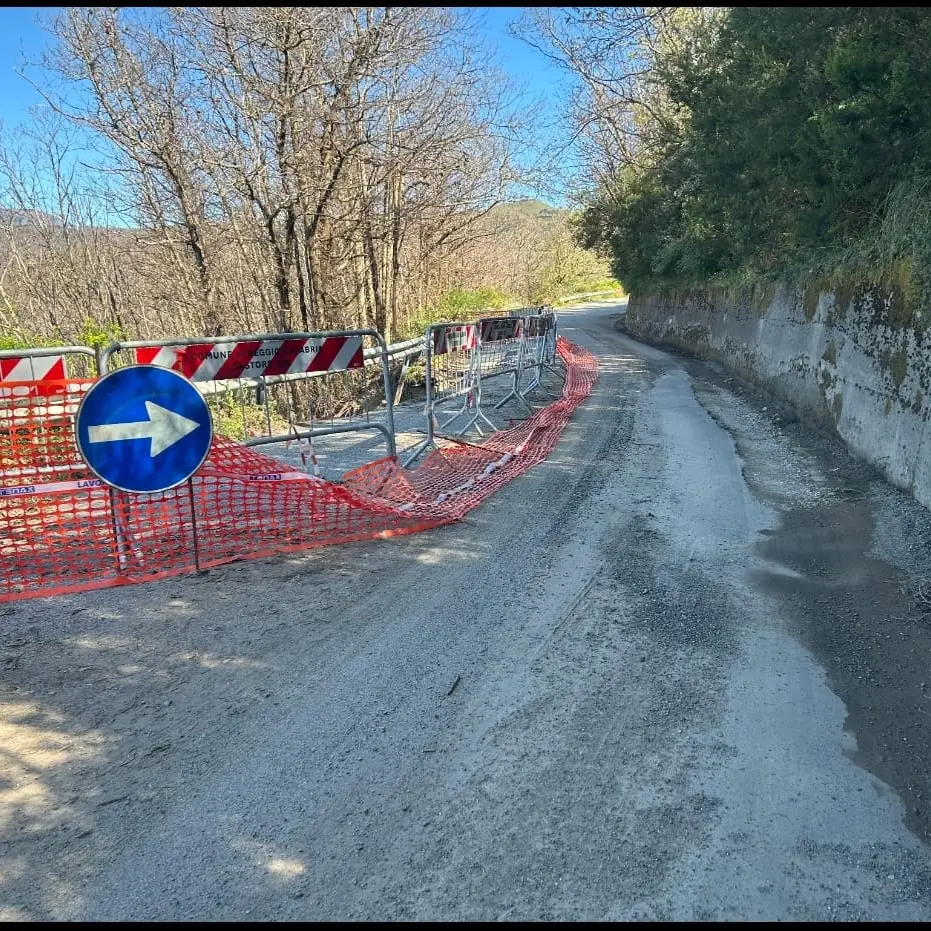 Strada Ortì: avviati i lavori per la messa in sicurezza dopo una frana\n