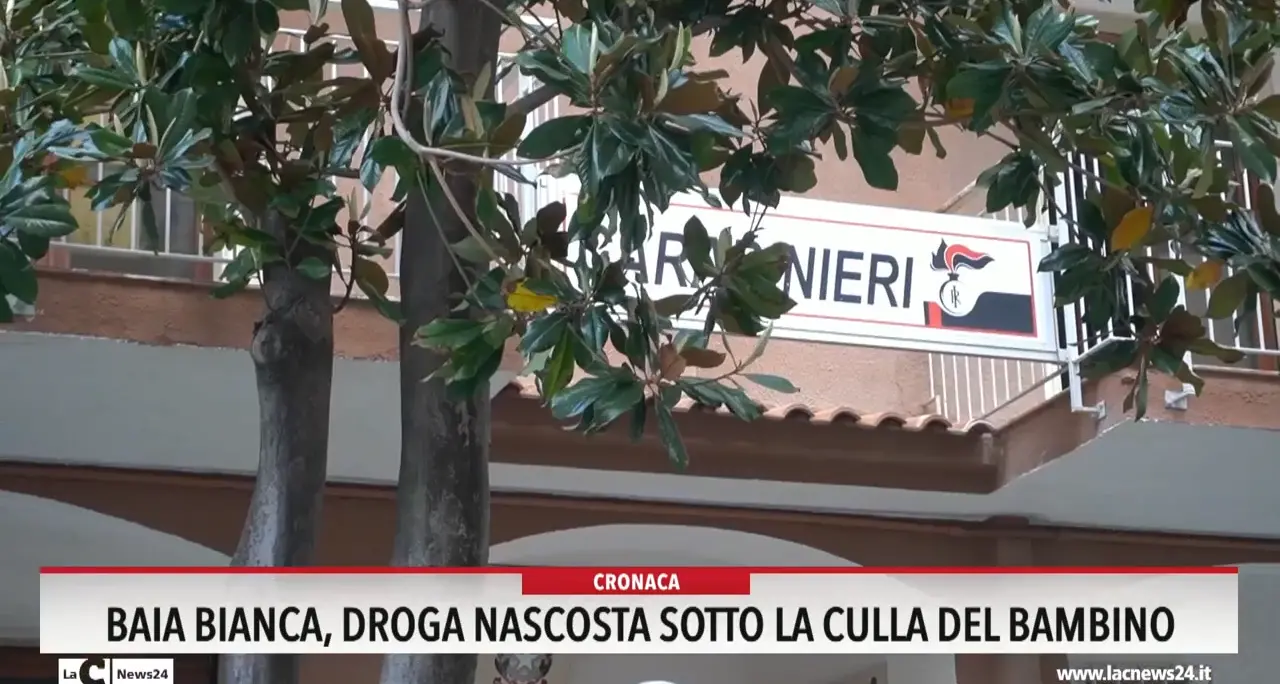 Baia bianca, droga nascosta sotto la culla del bambino
