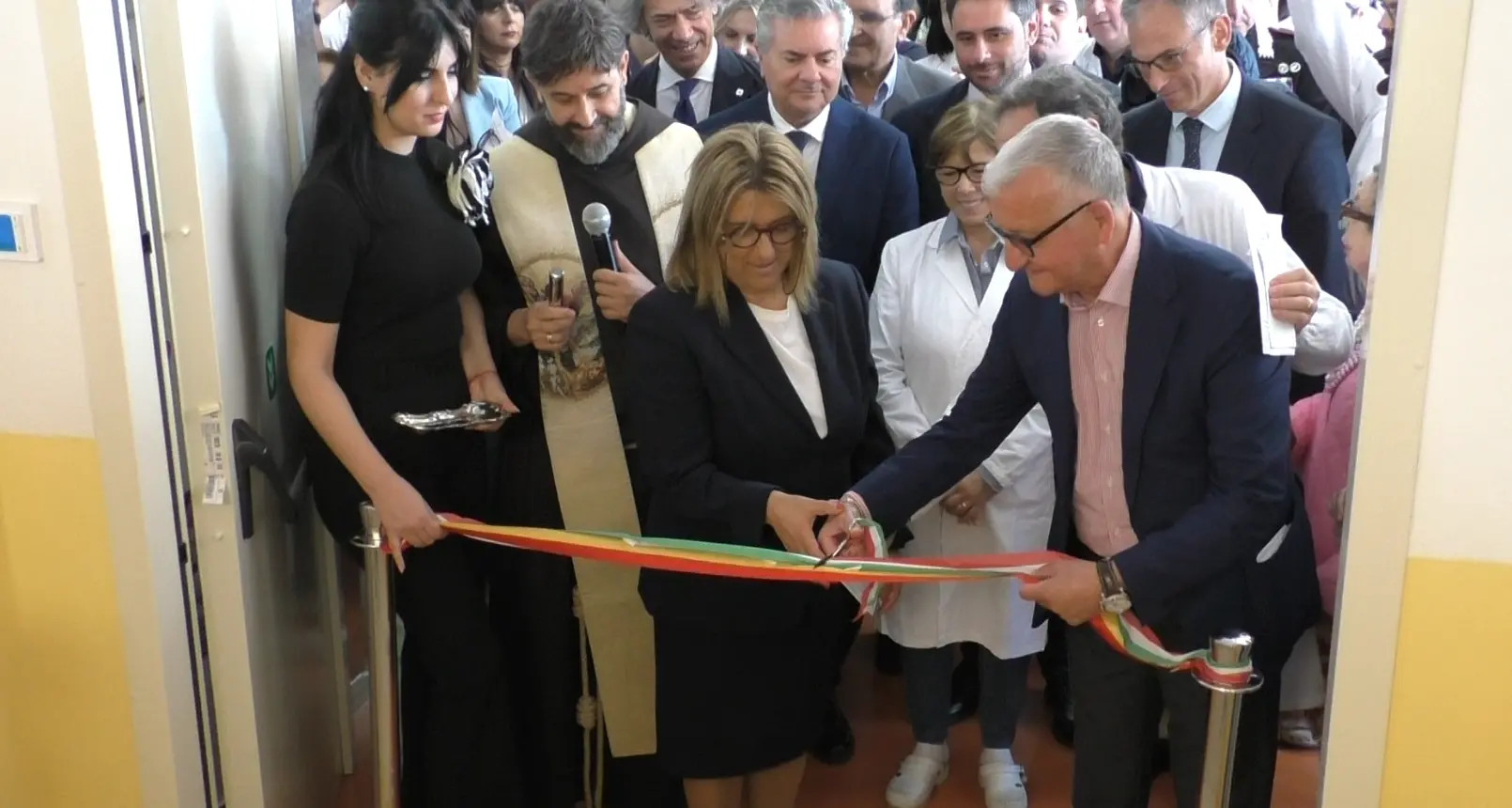 Sanità, inaugurati a Catanzaro nuovi spazi nell’area pediatrica della\u00A0“Dulbecco”: dieci posti letto in più e percorsi integrati\n
