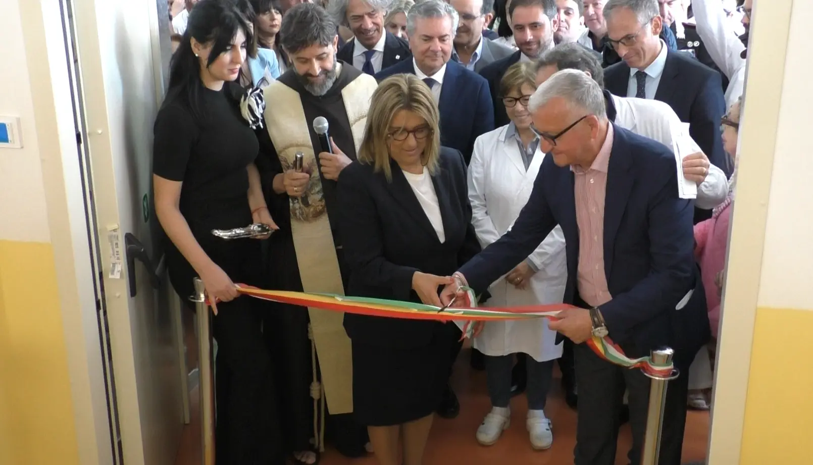 Sanità, inaugurati a Catanzaro nuovi spazi nell’area pediatrica della\u00A0“Dulbecco”: dieci posti letto in più e percorsi integrati\n
