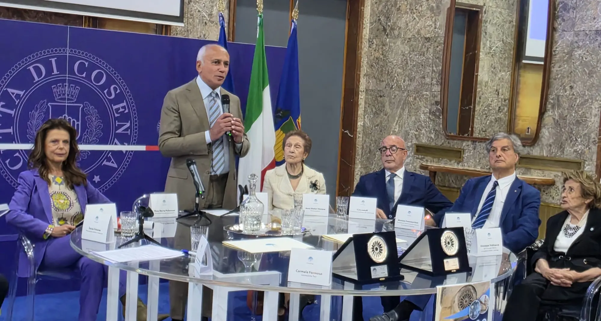 Premio AIParC Cosenza “Irene Tripodi” all’ambasciatrice Blefari Melazzi e al cardiologo Indolfi\n