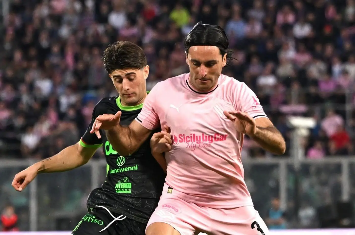 Il Catanzaro a Palermo per conquistare la finale, Pohjanpalo per l’1 a 0 dopo pochi minuti: fine primo tempo. Gli aggiornamenti –\u00A0LIVE\n