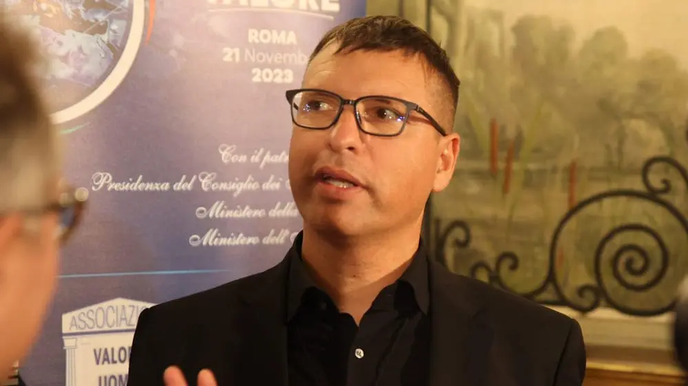 <p>Don Luigi Merola</p>\\n