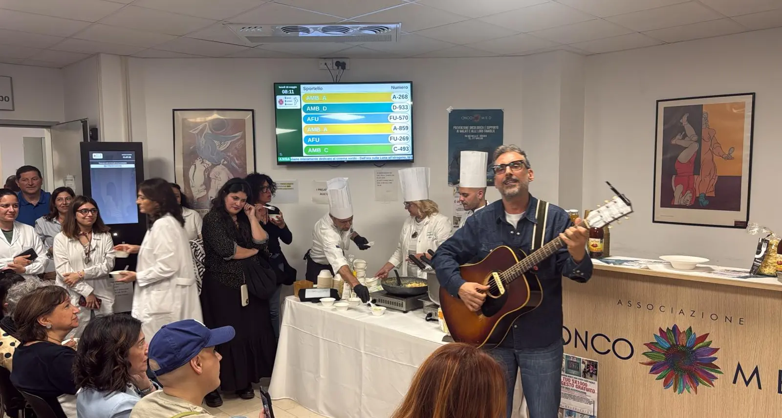 Dario Brunori canta al Mariano Santo