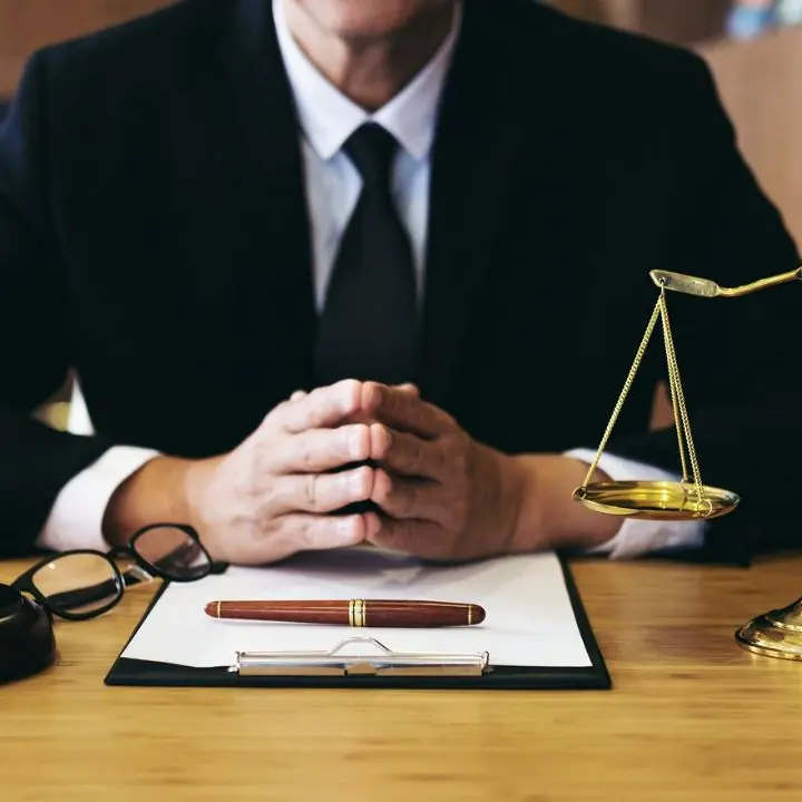 Sovraindebitamento, il Tribunale di Cosenza conferma l’esdebitazione e azzera i debiti: ecco quanto\n