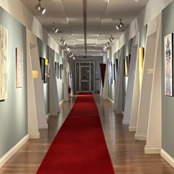 Al Museo Lìmen l'arte si tocca: riproduzione tattile permanente del “Dipinto argenteo piegato” di Berlingeri\n